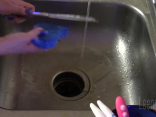 Washing My Dirty Dishes