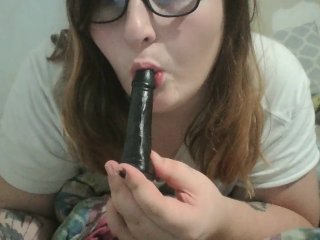 chubby girl sucking dildo while smoing