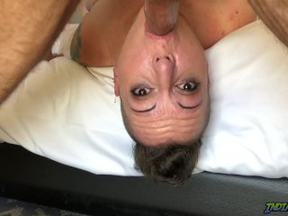 Hotel Blowjob from hot escort Nikki