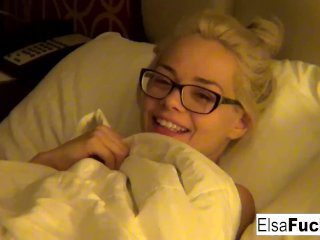 Elsa shows off her hotel room and her pussy