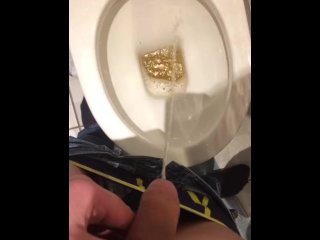 Young twink pissing