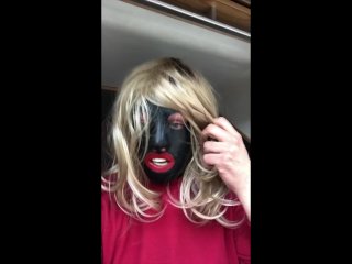 Rubberfinest Maske mit Zungenknebel und blonden Haaren