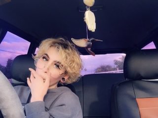 desperate loud pulls over to make herself cum