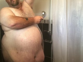 Superchub 550lbs taking a shower