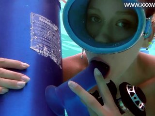 Minnie Manga blows dildo underwater