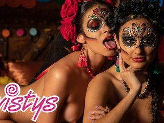 Twistys - Mexican Day of the dead lesbian sissoring - Molly Stewart, Bella