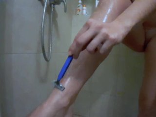 TRY NOT TO CUM - MY HOT STEP MOM SHAVING LONG LEGS!MILF & HOTWIFE IN SHOWER
