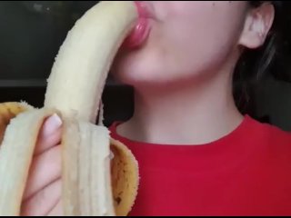 Suck banana
