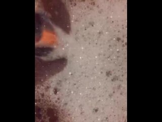 Playing with fat pussy under water