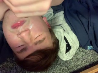 Frat guy Cumming on his face (giving himself a facial)