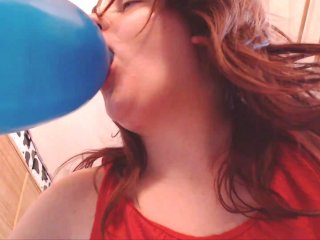 Un orgasmo pazzesco con questo fantastico palloncino blu