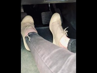 I play with Bensimon Sneakers in my car