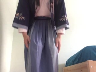 Crossdresser Hanfu dress masturbate