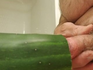 Fucking a cucumber (Cum)