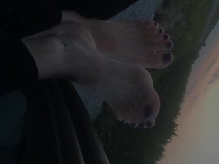 sunset with tetras feet