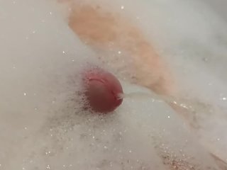 Pissing in a bathtub with foam