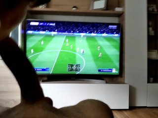 Una Rica mamada mientras jugamos al FIFA 20