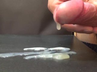 オナ禁14日間ぶりのご褒美射精はとても濃厚でした。