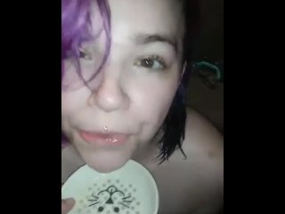 Daddy rewards kitten with piss in her mouth & her licking his feet (3 sessions)