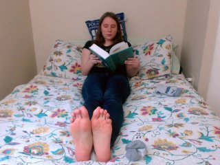 Nerdy College Girl Ignores You (POV Foot Worship)