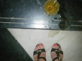 BLONDE MILF PEEING ON STAIRCASE INSIDE THE CRYSTAL GLASS. FILLED WITH URINE FOR YOU TO DRINK
