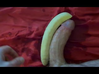 grosse bite avec une banane et l'huile d'olive qui veux ?