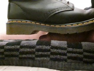 Cock crushing with Boots