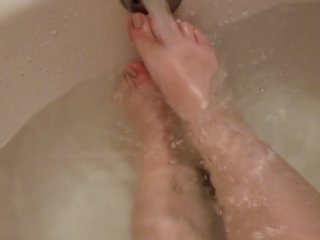 Footsies in the bath 