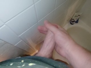 Quick cumshot in step moms shower.