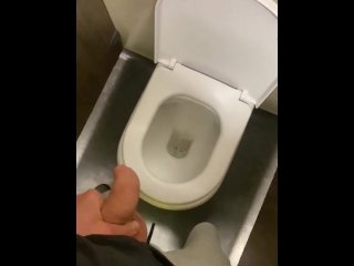 Straight Guy Pissing 