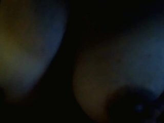 Mostando meus peitos 