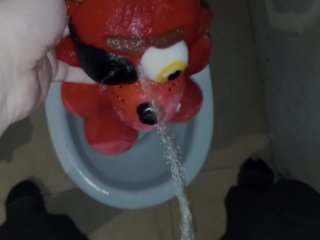 Foxy fnaf Peeing #2