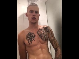 Jerkoff in the shower