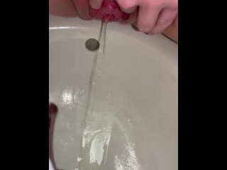 Controlled piss into sink