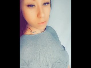 Dreaded tattooed milf, teases you and dances. 