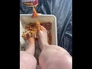 Dirty filthy slut bbw feet play with porn n beans 