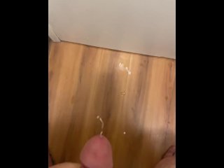 Quick nut during family dinner