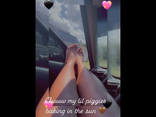 Where my feet lovers? Show my chocolate nuggies some love 😘