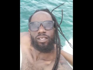 GORILLA P PARASAILING OVER THE CARRIBBEAN SEA!!!!! ❤ARUBA