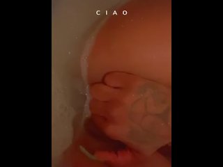 Watch me cum under water 