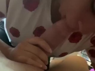 Sucking Daddys fat cock 😏🤤