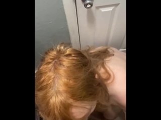 Sucking dick in the mirror 