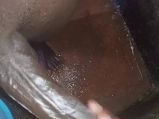 Kenyan, masturbation (kunyonga) in bathroom 