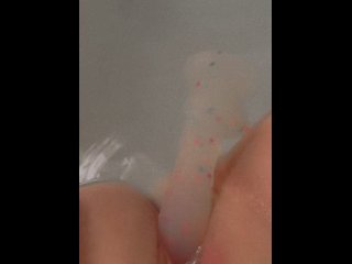 18 yo barely legal slut cums hard in the bath 