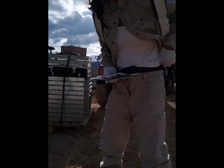 工事現場　失禁　露出