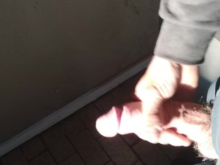 Eyaculando mi polla