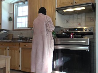 Iranian mother fucked in kitchen سکس با زن جنده همسایه امیر توروخدا بزار برم