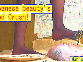The man eats food stuck to the sole of Japanese beauty's black stocking!