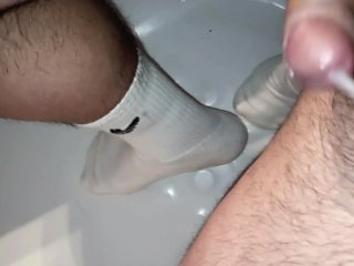 3rd cshot in a row, smelly socks keeping me horny so had to take a bath....