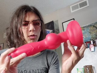 My Recommended beginner's Dildo (Toybox showcase 1) Bloopers in the back!!